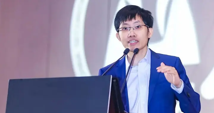 梁文锋360亿美元登顶首富，他的DeepSeek究竟强在哪