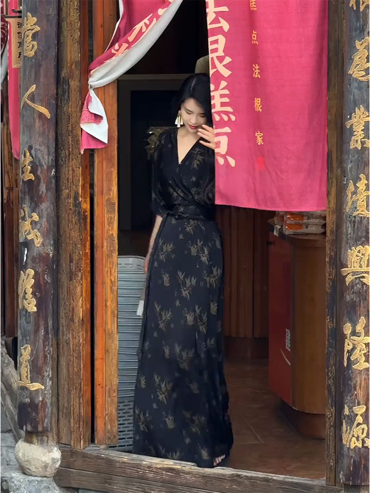 2025年夏季新款穿搭今年流行漂亮绝美淑女高级感气质独特连衣裙女