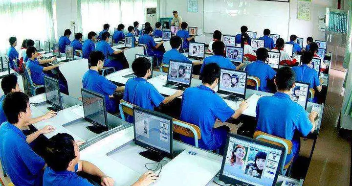 大学生回炉读技校，为啥？毕业即失业的现象太多了