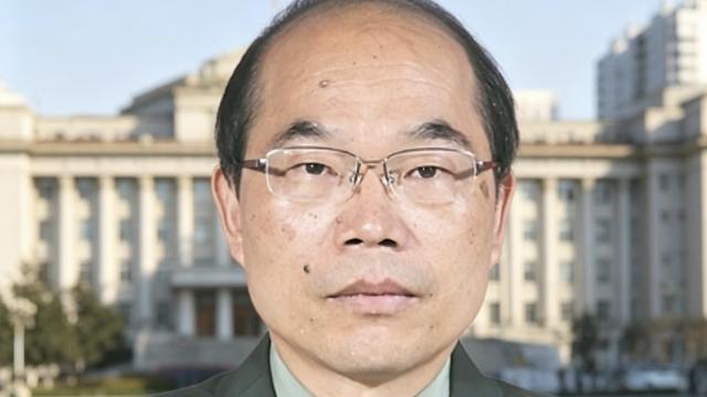 浅夏微光：张卫民，男，汉族，1966年6