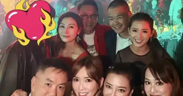 李嘉欣携家人香港跨年，红裙水晶扮相超减龄，15岁儿子身高超1米8