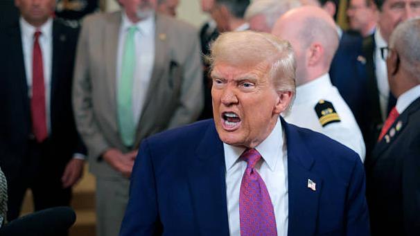 云霄叙史：特朗普杀气指向中国！万斯刚在伊