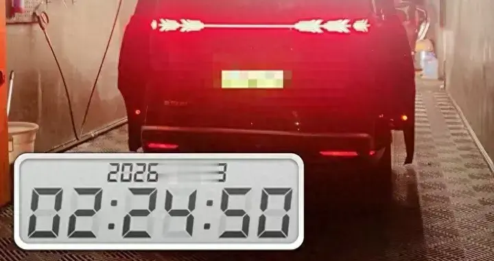 男子深夜打专车在后座留下大便离开，司机：经协调对方只愿赔799元清洗费...