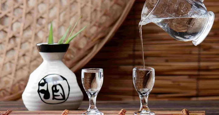 白酒再次被关注！医生发现：高血压喝白酒，不用多久或有4变化