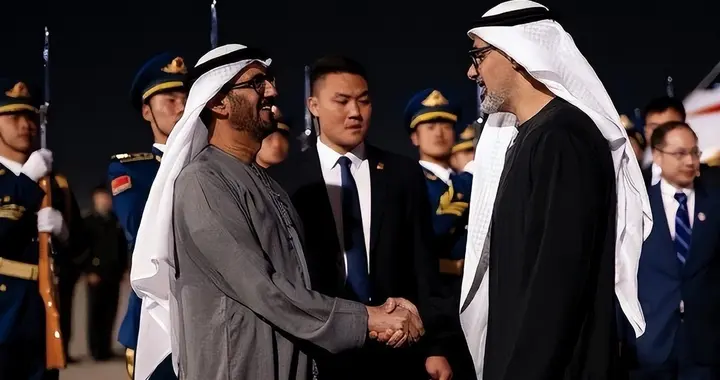 海湾阵营大决裂！阿联酋退群掀翻石油桌子，中国迎来“神助攻”