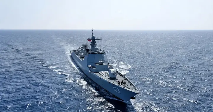 沉默3天，日本向中国抗议，不许在东海建新设施，解放军开始增兵