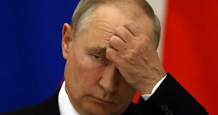 高市早苗刚在美国落地，东京街头就炸了锅