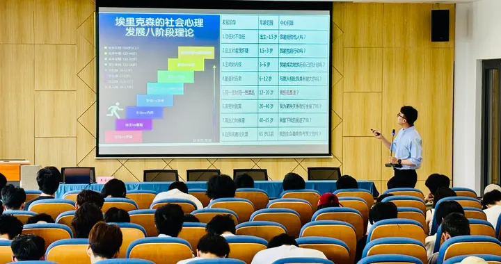 大学教育，站在被淘汰的边缘，巨头开始中学抢人，这是为何？