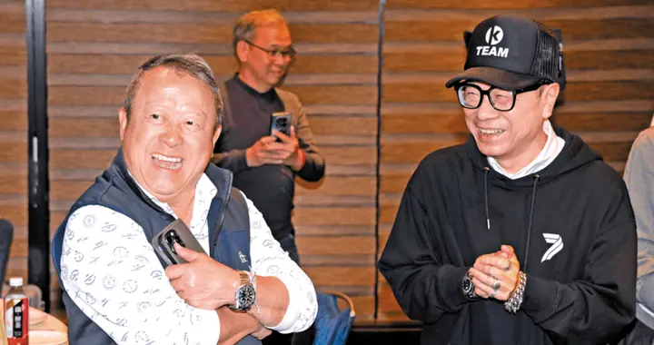 60岁TVB监制生活富贵，外出行头30万住过亿豪宅，一手捧红佘诗曼