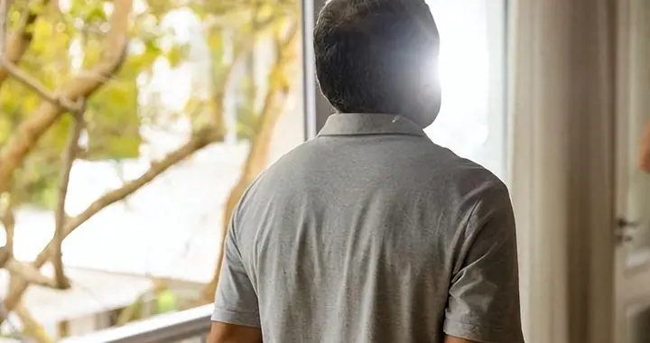 第一批独生子女的残酷真相：父母去世后，成了举目无亲的“孤儿”