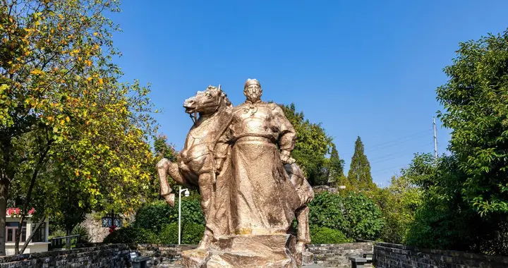 朱元璋为什么这么爱种树？因为树救过他的命！