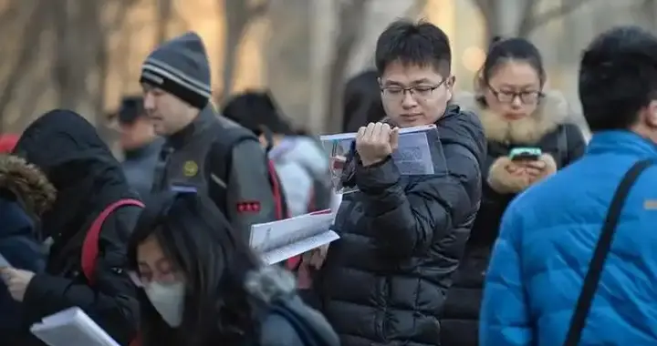 考公门槛已经变了，以前愁能不能考上，如今很多人连报名资格没有