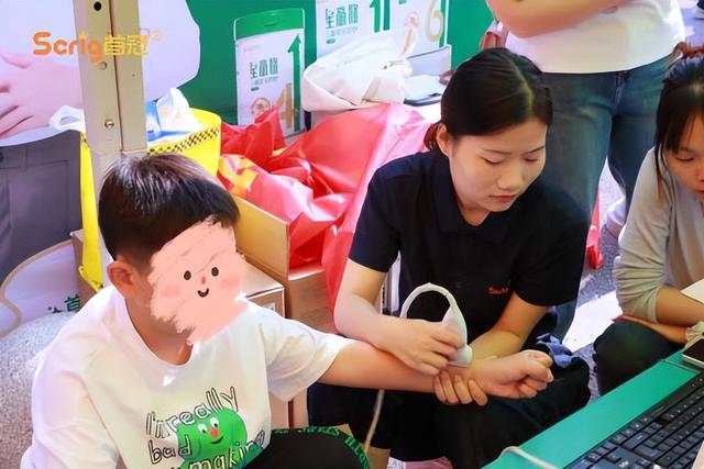 高骼乳业永州公益行：九九重阳送温暖，爱心奶粉助成长