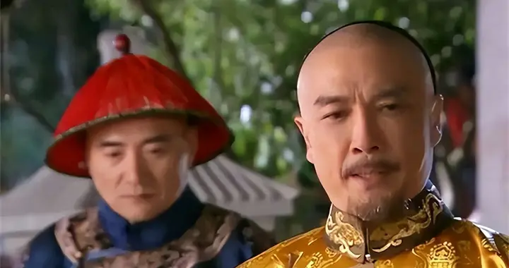 乾隆扮成普通人算命，算完后走了500米，就让手下杀了算命的