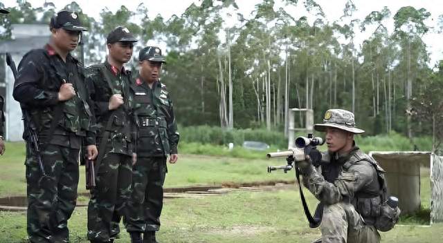 师徒名分！中越军演暴露真相，步枪差一代，体系差一个次元