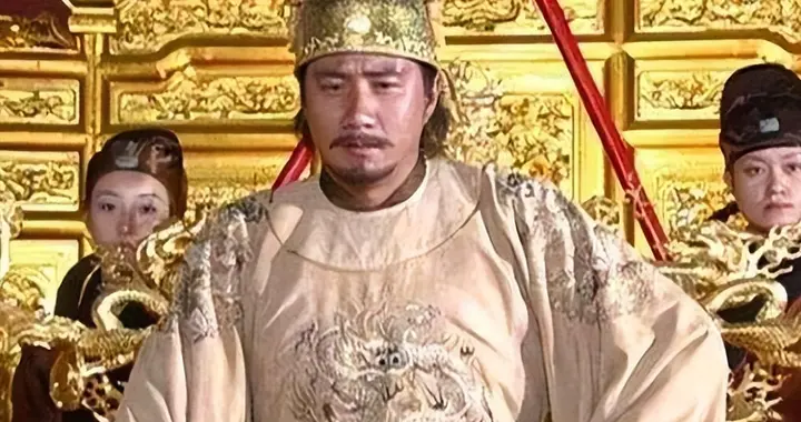 父母饿死无钱下葬，他靠一件破僧袍起家，最后当了皇帝