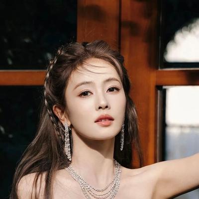 艳过留香：梦幻蓝裙，闪耀星河，优雅动人！