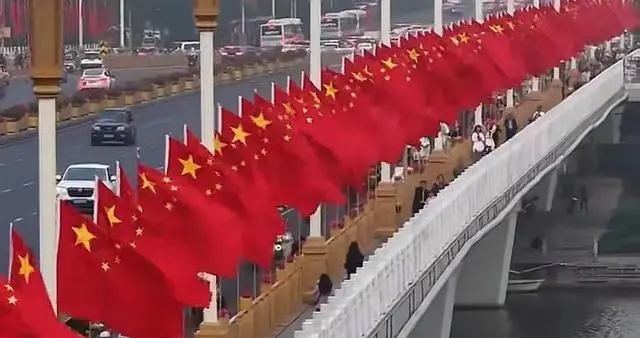 今天，全世界有两个国家放长假了！