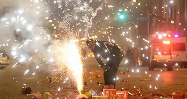 山西全面放开烟花爆竹燃放，烟花协会双手点赞，网友评论炸锅
