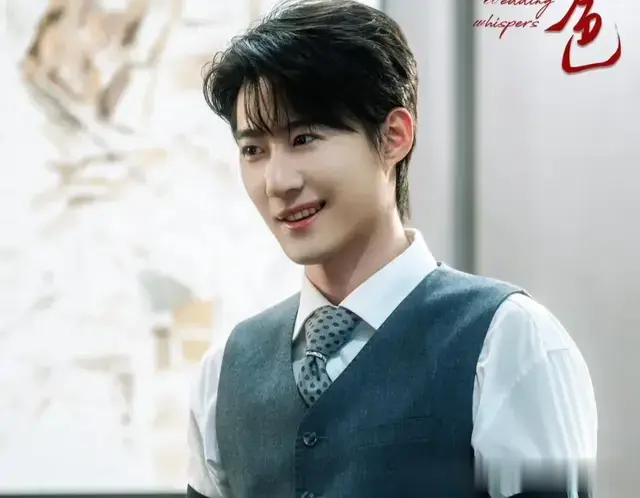 眼神拉丝，又撩又苏 ！王奕然兰岚四搭一拍即合 ，赵振栋又上新