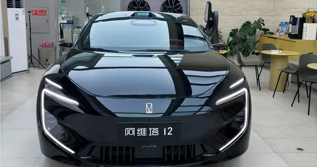 三方“巨头”联手丨新阿维塔12破局豪华虚标，科技与实用双在线