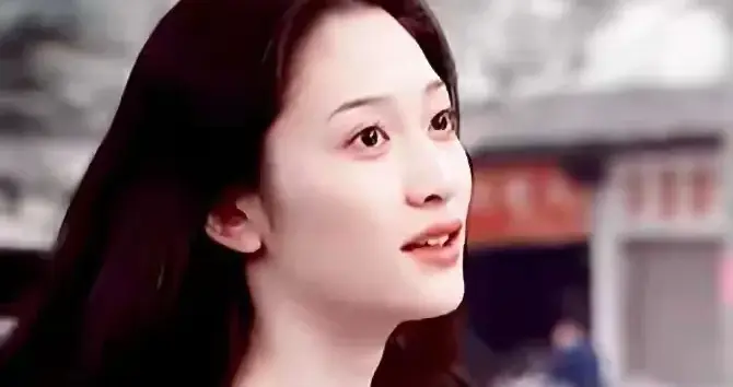 李小冉被爆离婚？过往情史被扒，前男友们全都靠她供养，唯他除外