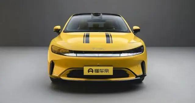 新一代豪华轿车，18.99万起，至高12000元限时权益，年轻人新选择