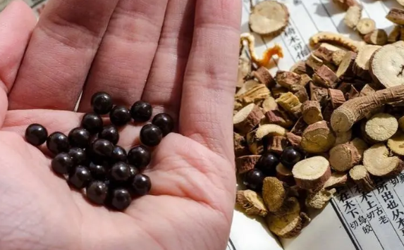 一个中成药如同人体“清洁工”，帮你扫除体内痰、寒、瘀各种毒！