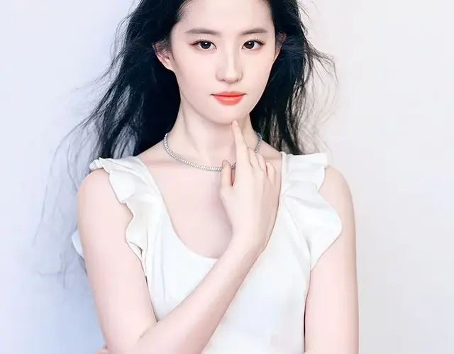 女星图鉴｜刘亦菲｜牛仔裤穿搭的天花板