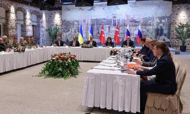 全球首例无人潜艇突袭！俄罗斯这招太绝：直接让乌克兰损失900亿