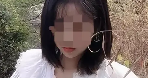 宝妈带娃避雨被驱赶后续！商家道歉，女子回应网上质疑，网友炸锅