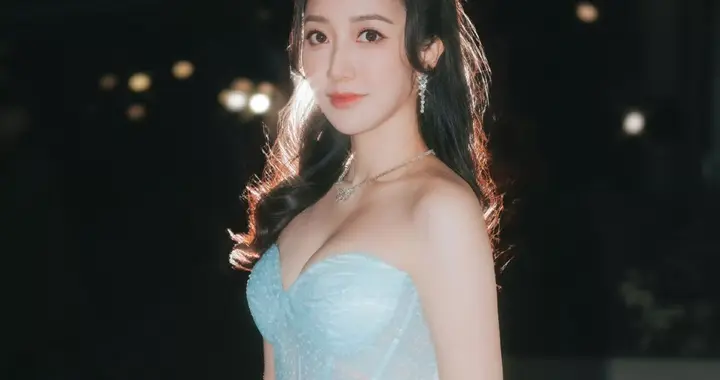 何依婷最闪亮的蓝色精粹