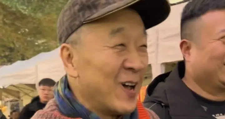 刘亚津打卡广德三件套，笑貌亲切还是开心果，66岁爬山不喘气