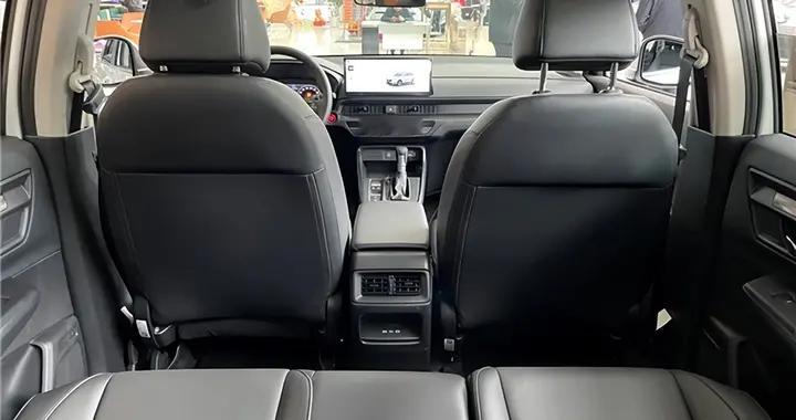 拒绝“膝盖社交”，新款CR-V重新定义了后排的尊严感