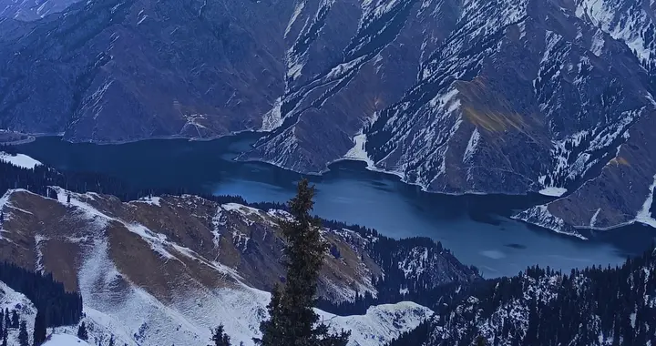 去新疆天山看看山顶的风景