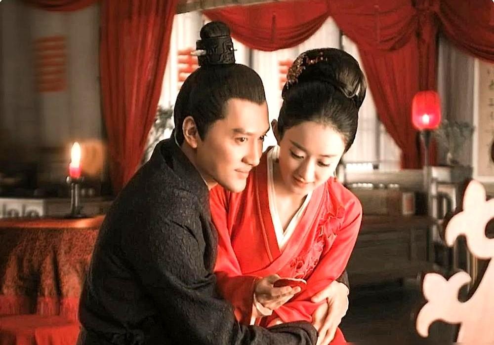 都说片酬高低看咖位，但《知否》里，赵丽颖6000万，冯绍峰却不到500...