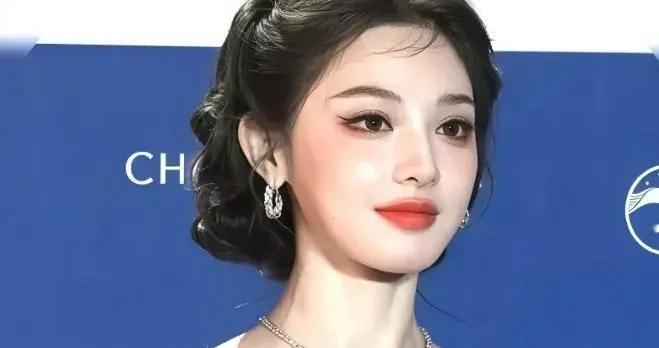 北影节:彭小苒高贵波斯猫美疯了！张天爱火力全开输给高圆圆松弛