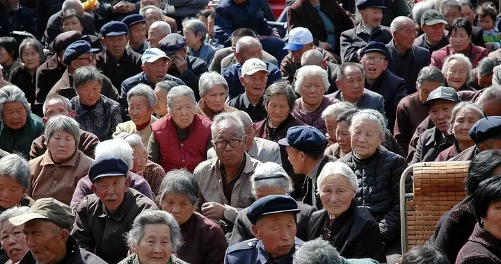 Deepseek预测：10年后的中国，极可能出现这6种现象，提前做准备