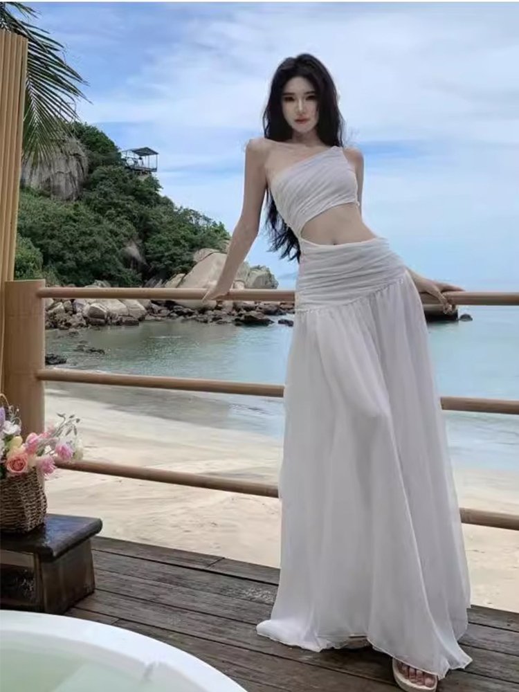 性感白色斜肩露腰连衣裙女春夏季高级感超仙