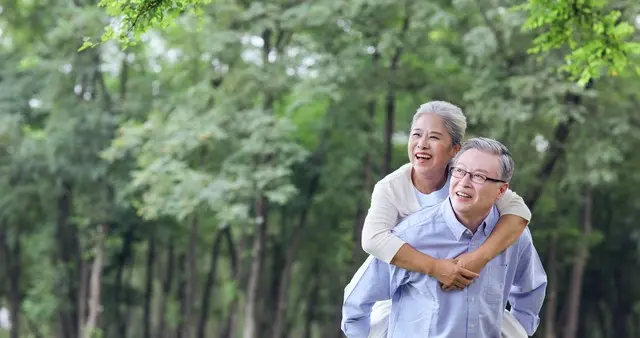 不管儿子孝不孝顺，老人牢记这两句话，晚年越活越有福！