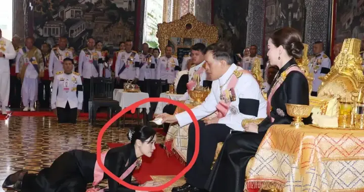 场面再现！诗妮娜跪拜国王夫妇，苏提达尽显正宫气度，情绪难掩饰