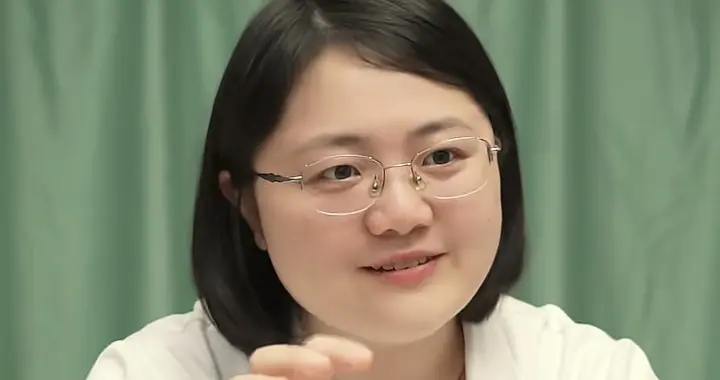 医生曝光：孕妇也分三六九等，区分对待！孕妇手册颜色可知道