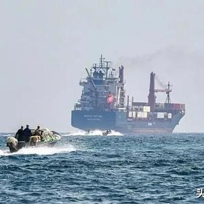 无语观潮：【美军封锁霍尔木兹海峡：霸权豪