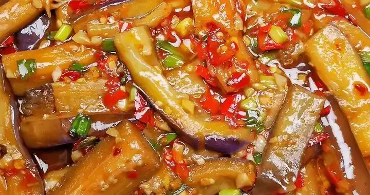咸鱼辣茄子煲 | 广东米饭杀手，家常版vs砂煲版全解