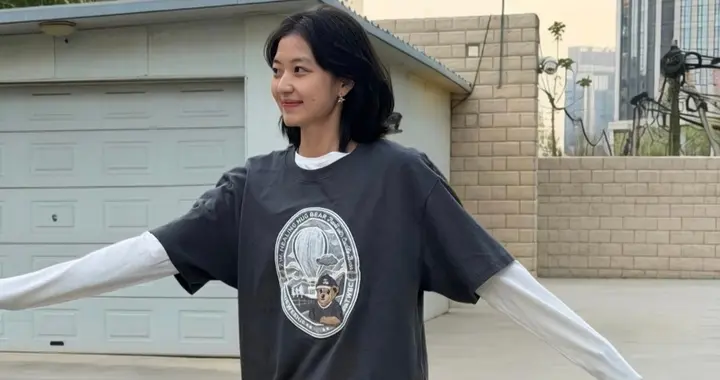 演员孙千晒一波日常穿搭，时尚美丽！