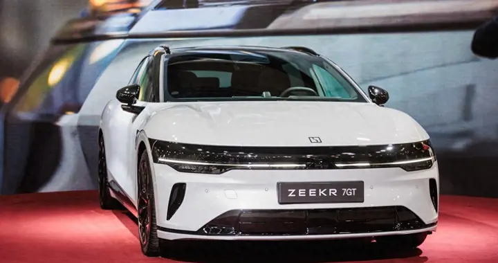 极氪007GT欧洲发售，起售价约合人民币37.4万元