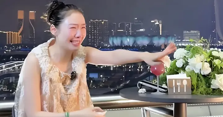 “你不懂爱情”！霍尊前女友含泪发长视频告别13年青春，否认敲诈