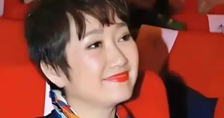 王刚也没想到，刘欢离世仅3天，前妻成方圆竟因一个举动口碑暴涨