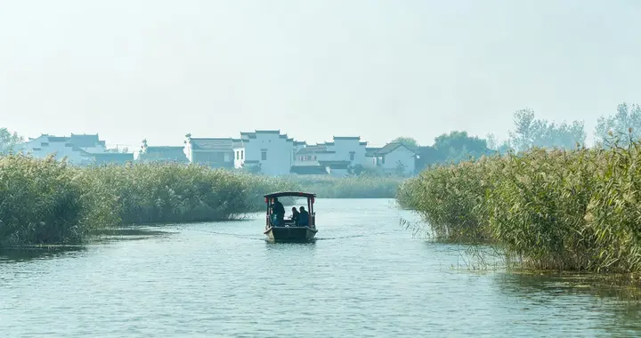 济宁微山湖：藏在山东的漂浮古镇，坐船才能进
