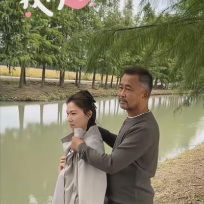 丙方立场：沈巍为啥偏爱和南京晓晓秀恩爱？